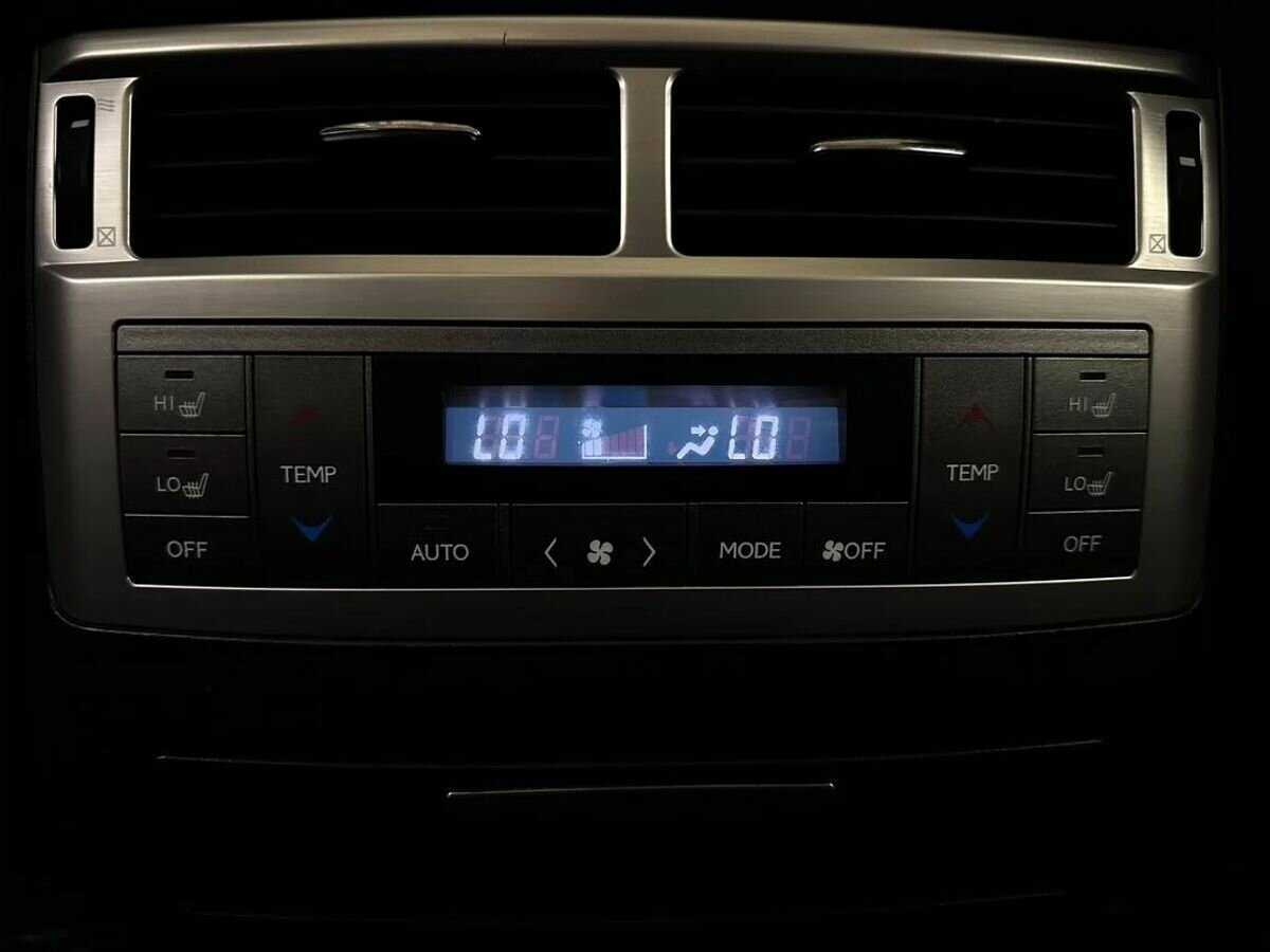 Lexus LX с пробегом — 2013 год. Фото: #15