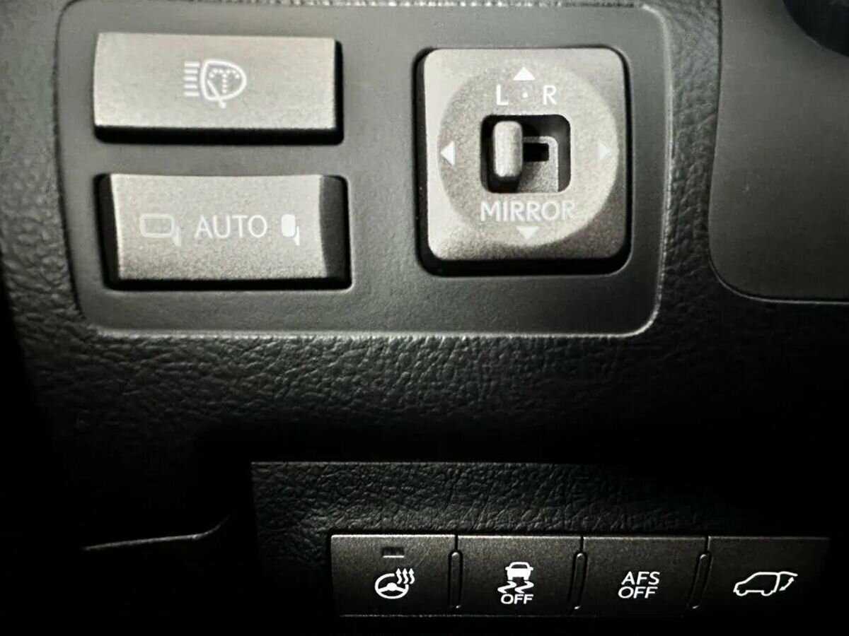 Lexus LX с пробегом — 2013 год. Фото: #20