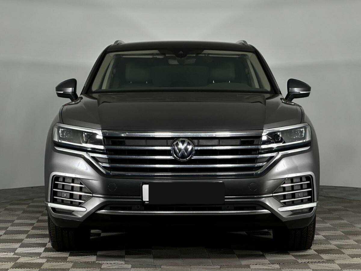 Volkswagen Touareg с пробегом — 2020 год. Фото: #2