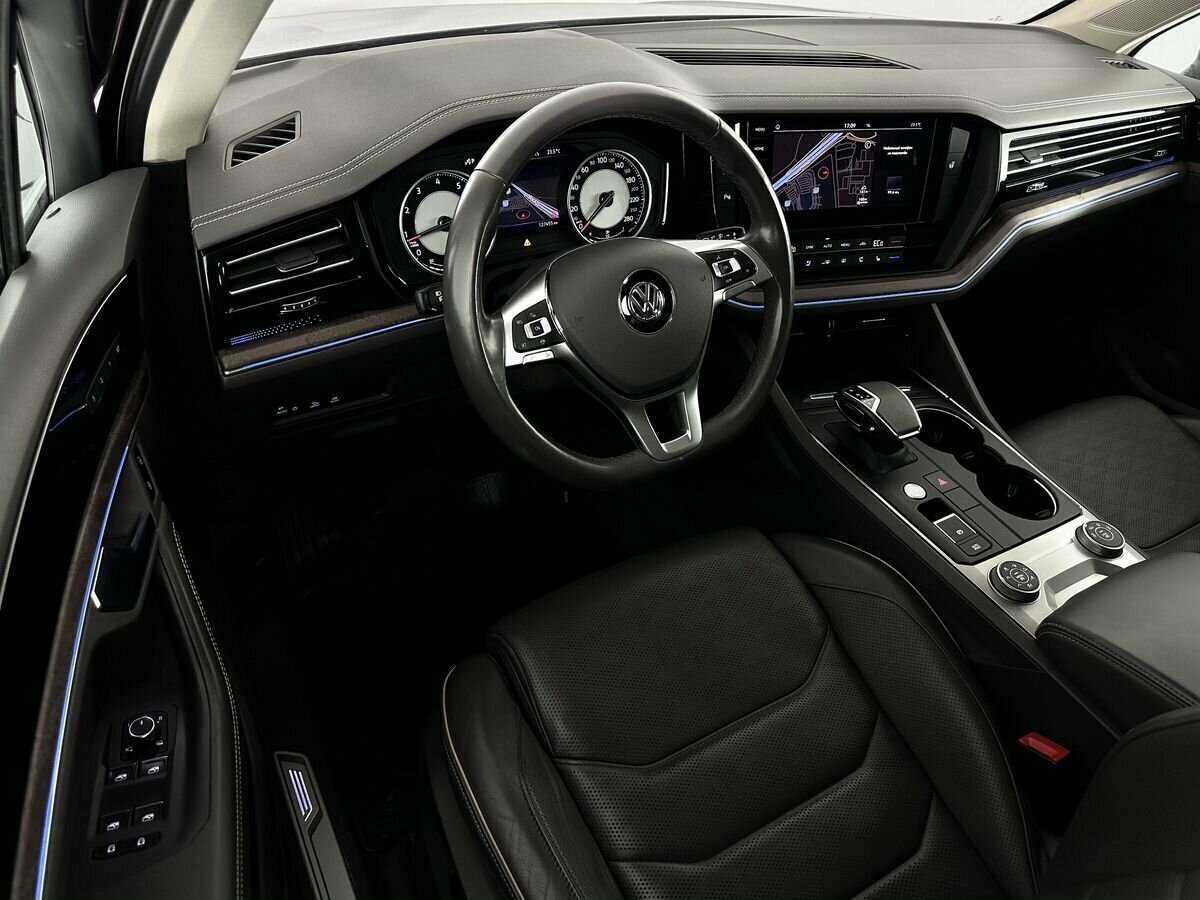 Volkswagen Touareg с пробегом — 2020 год. Фото: #6