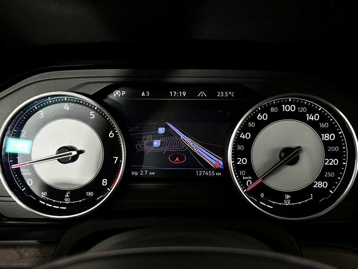 Volkswagen Touareg с пробегом — 2020 год. Фото: #10