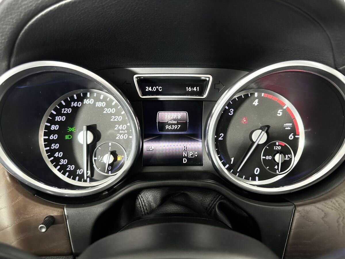 Mercedes-Benz GL-Класс с пробегом — 2015 год. Фото: #12