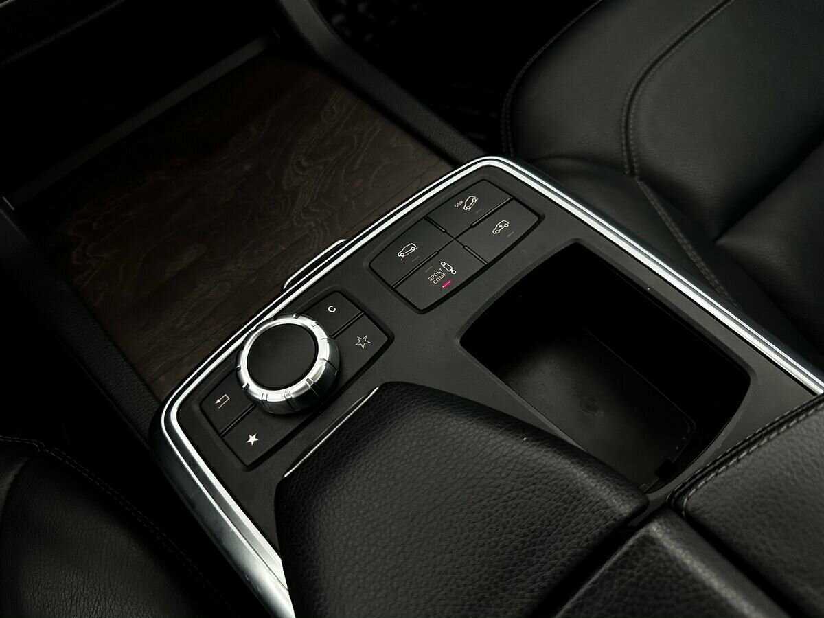 Mercedes-Benz GL-Класс с пробегом — 2015 год. Фото: #15