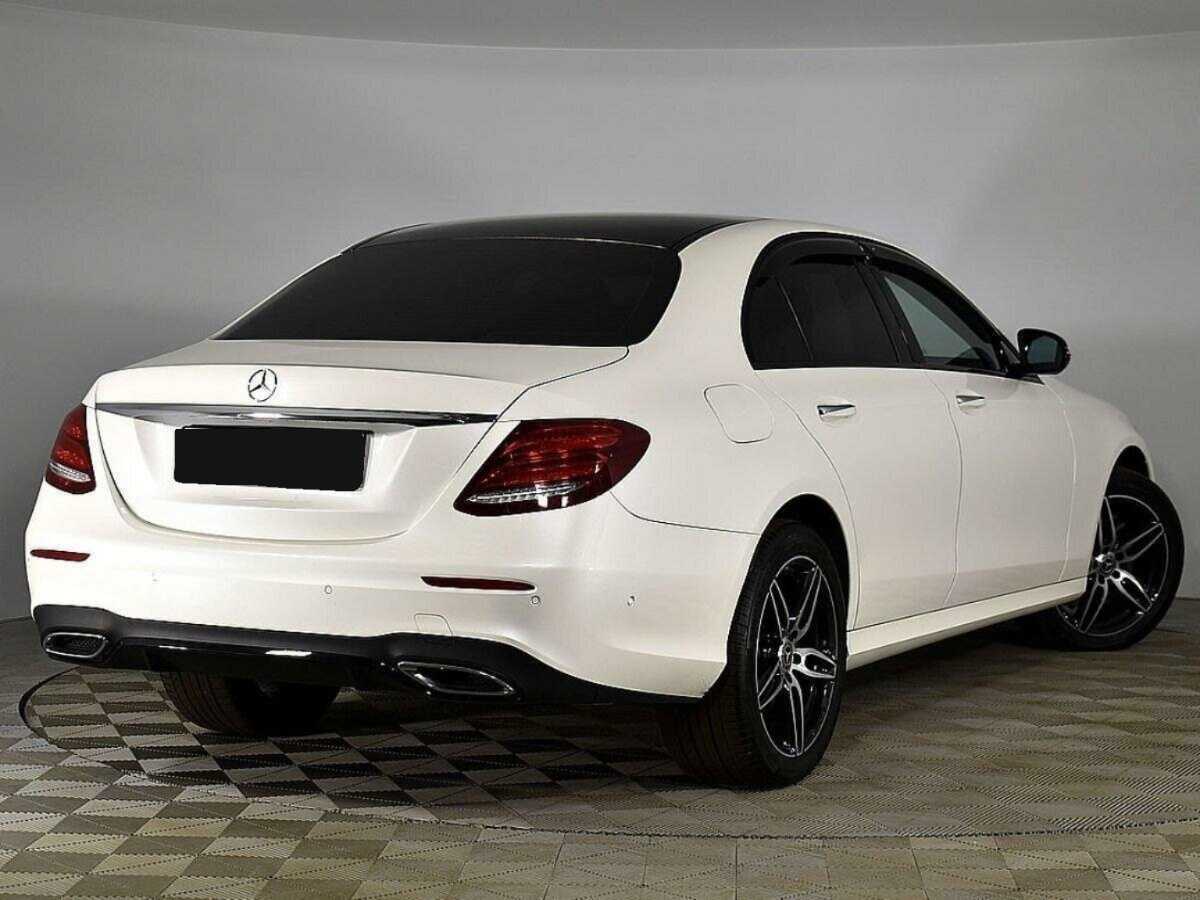 Mercedes-Benz E-Класс с пробегом — 2018 год. Фото: #1