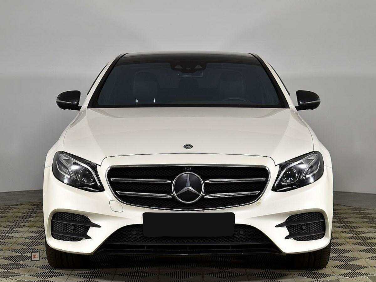 Mercedes-Benz E-Класс с пробегом — 2018 год. Фото: #2