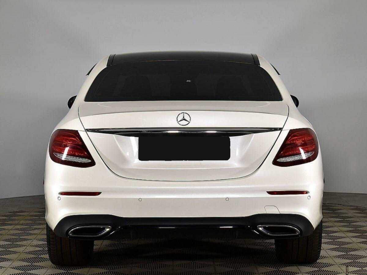 Mercedes-Benz E-Класс с пробегом — 2018 год. Фото: #3