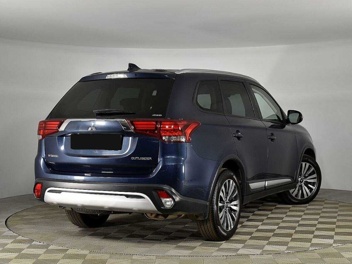 Mitsubishi Outlander с пробегом — 2018 год. Фото: #1
