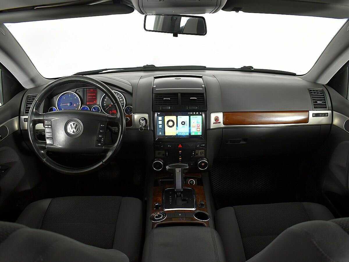Volkswagen Touareg с пробегом — 2008 год. Фото: #9