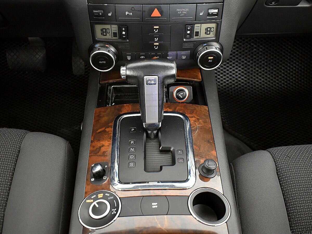 Volkswagen Touareg с пробегом — 2008 год. Фото: #14