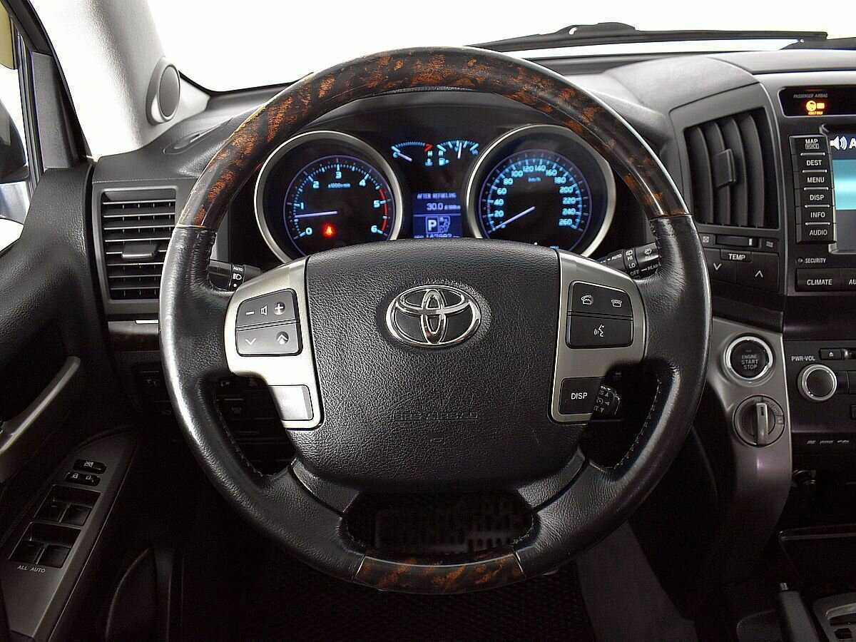 Toyota Land Cruiser с пробегом — 2007 год. Фото: #10