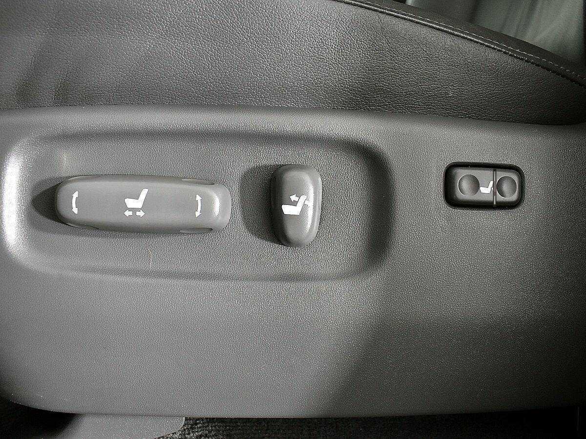 Toyota Land Cruiser с пробегом — 2007 год. Фото: #18