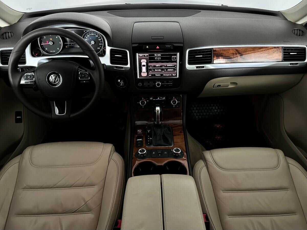Volkswagen Touareg с пробегом — 2010 год. Фото: #9