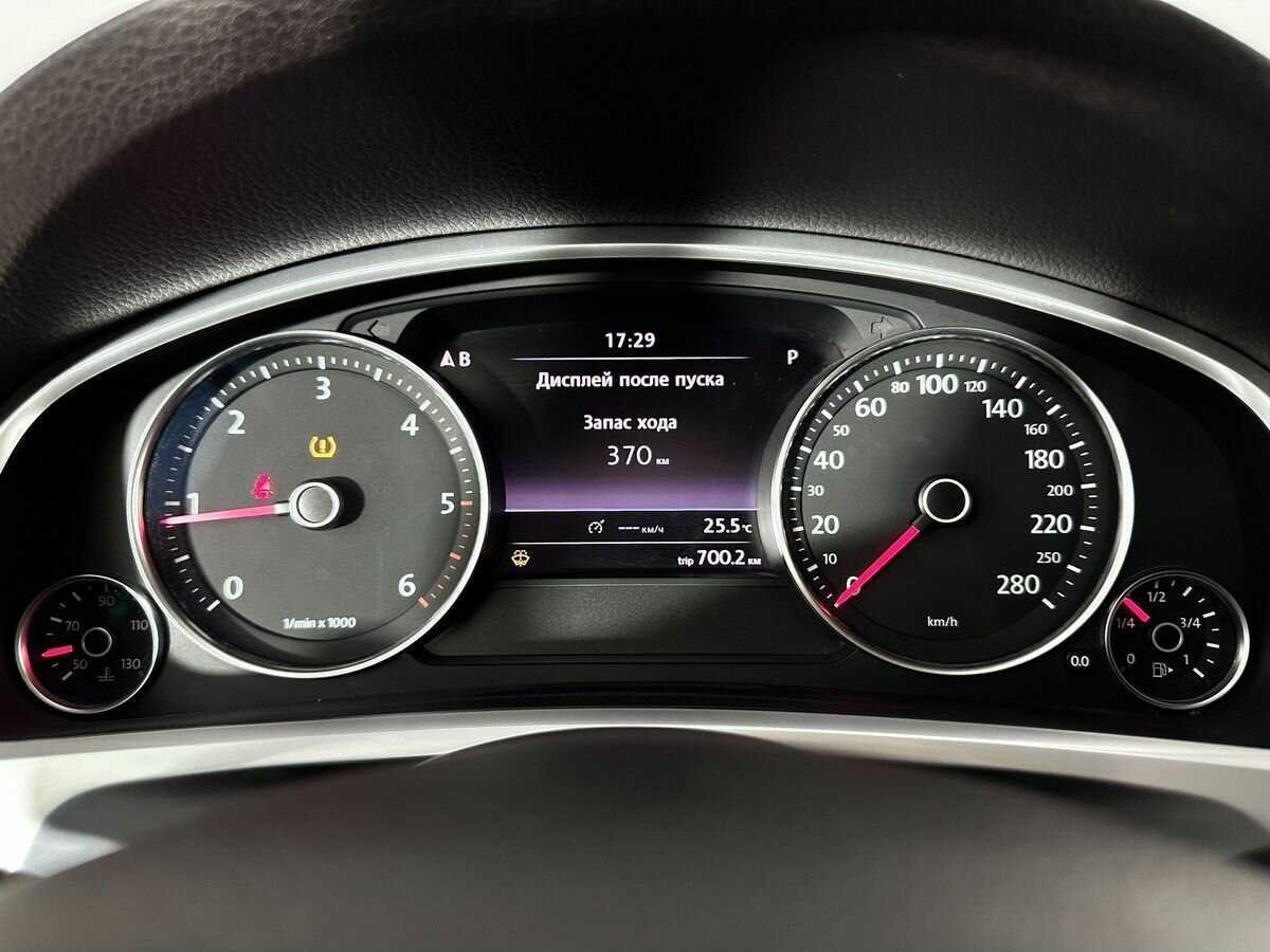 Volkswagen Touareg с пробегом — 2010 год. Фото: #11