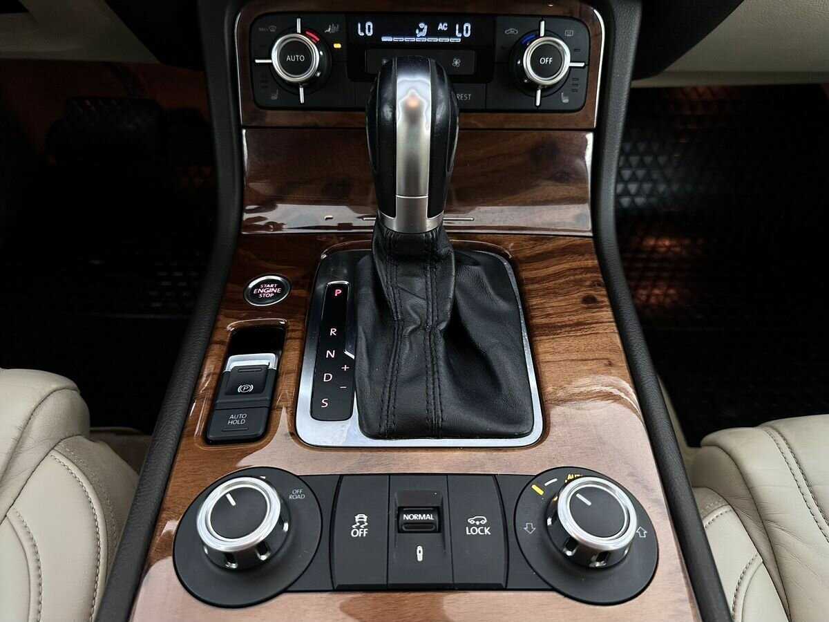 Volkswagen Touareg с пробегом — 2010 год. Фото: #14