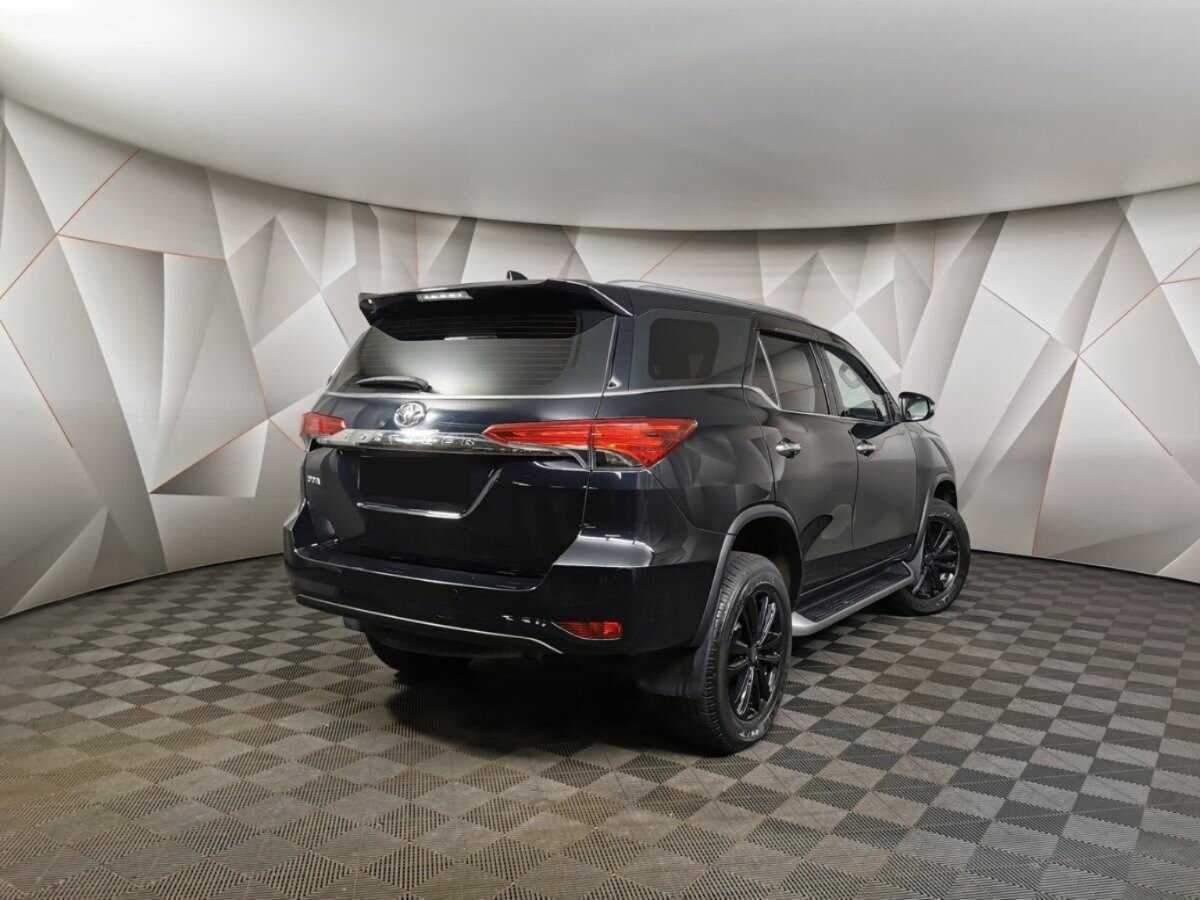 Toyota Fortuner с пробегом — 2019 год. Фото: #1