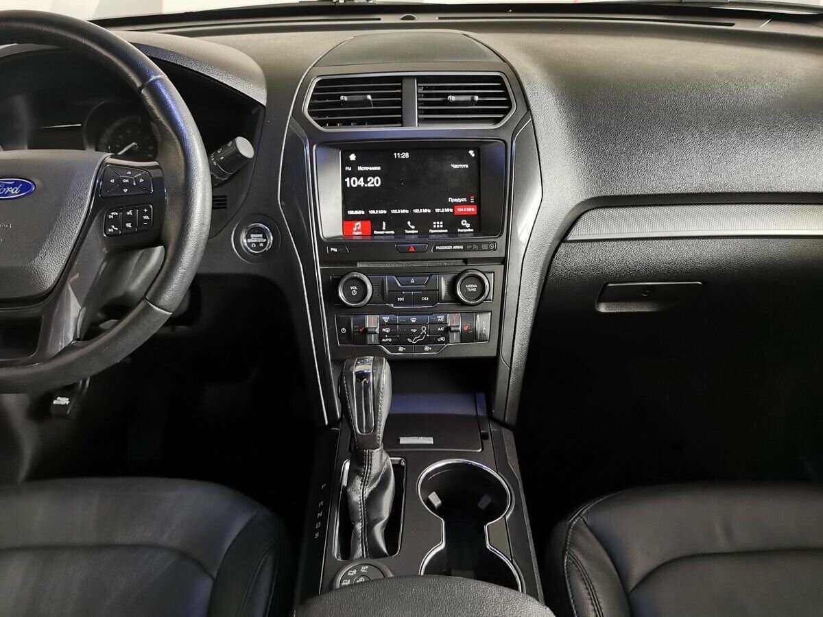 Ford Explorer с пробегом — 2018 год. Фото: #10