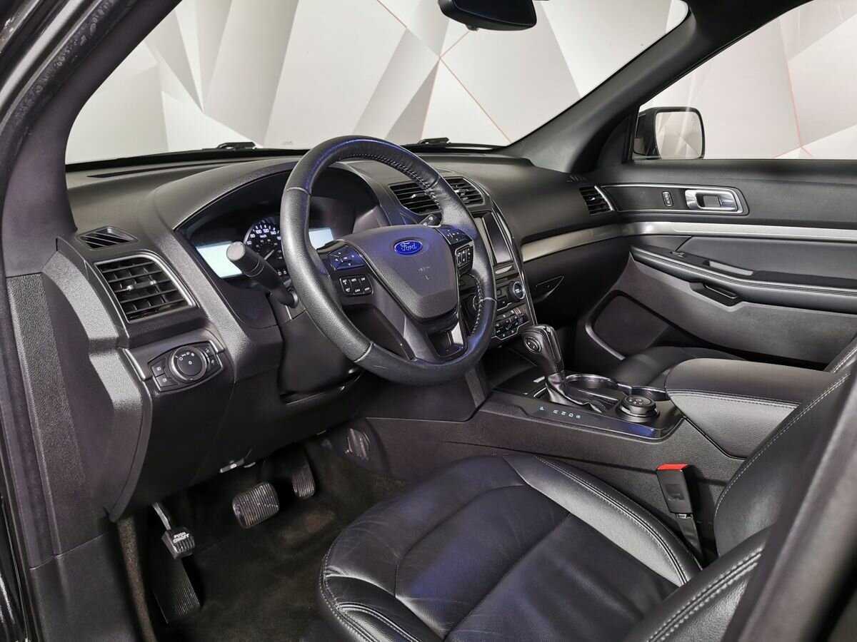 Ford Explorer с пробегом — 2018 год. Фото: #13