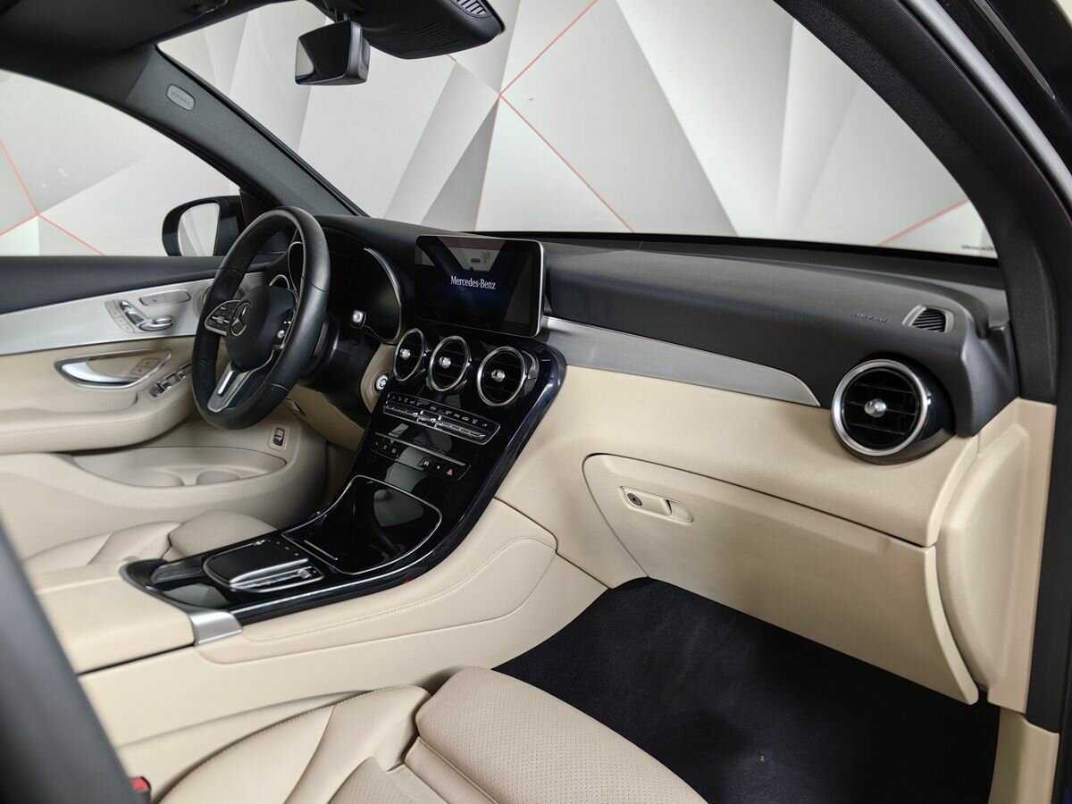 Mercedes-Benz GLC Coupe с пробегом — 2020 год. Фото: #8