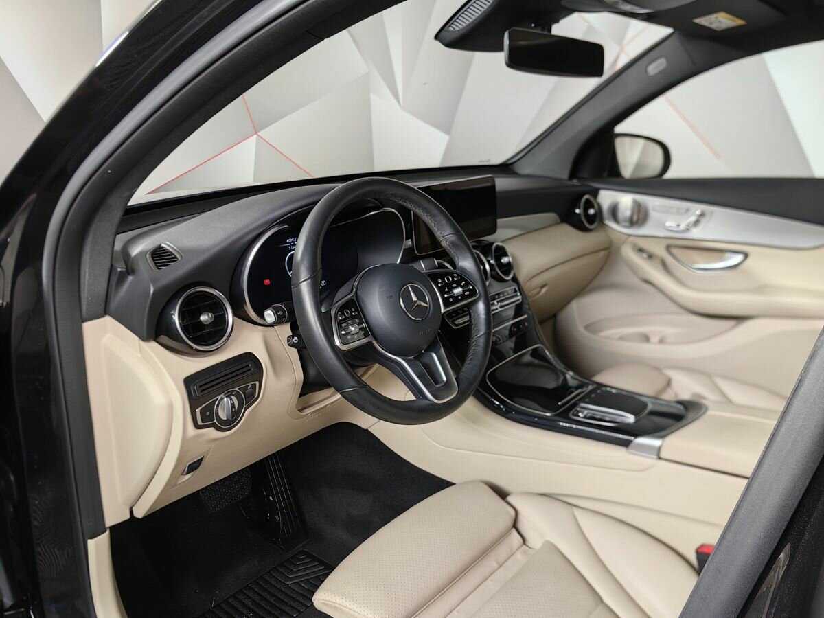 Mercedes-Benz GLC Coupe с пробегом — 2020 год. Фото: #13