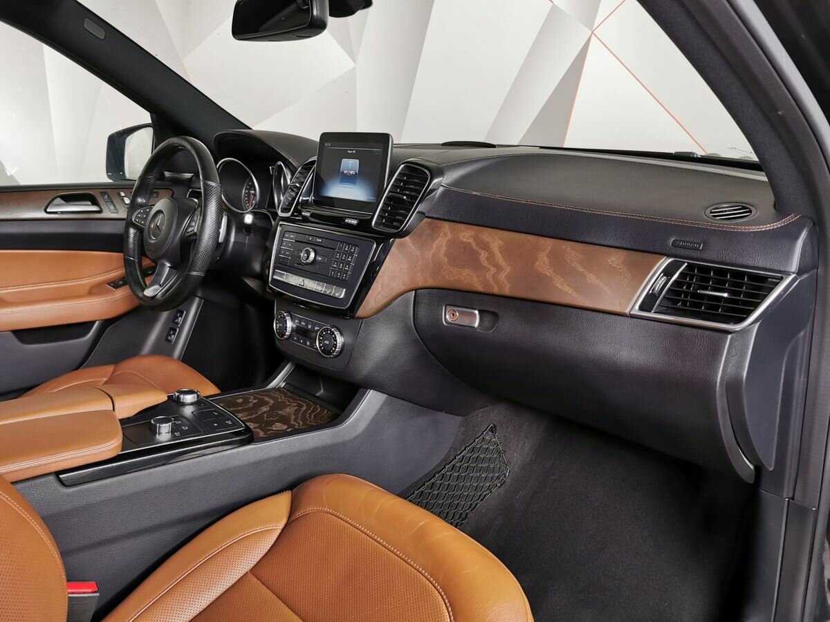 Mercedes-Benz GLS с пробегом — 2018 год. Фото: #8