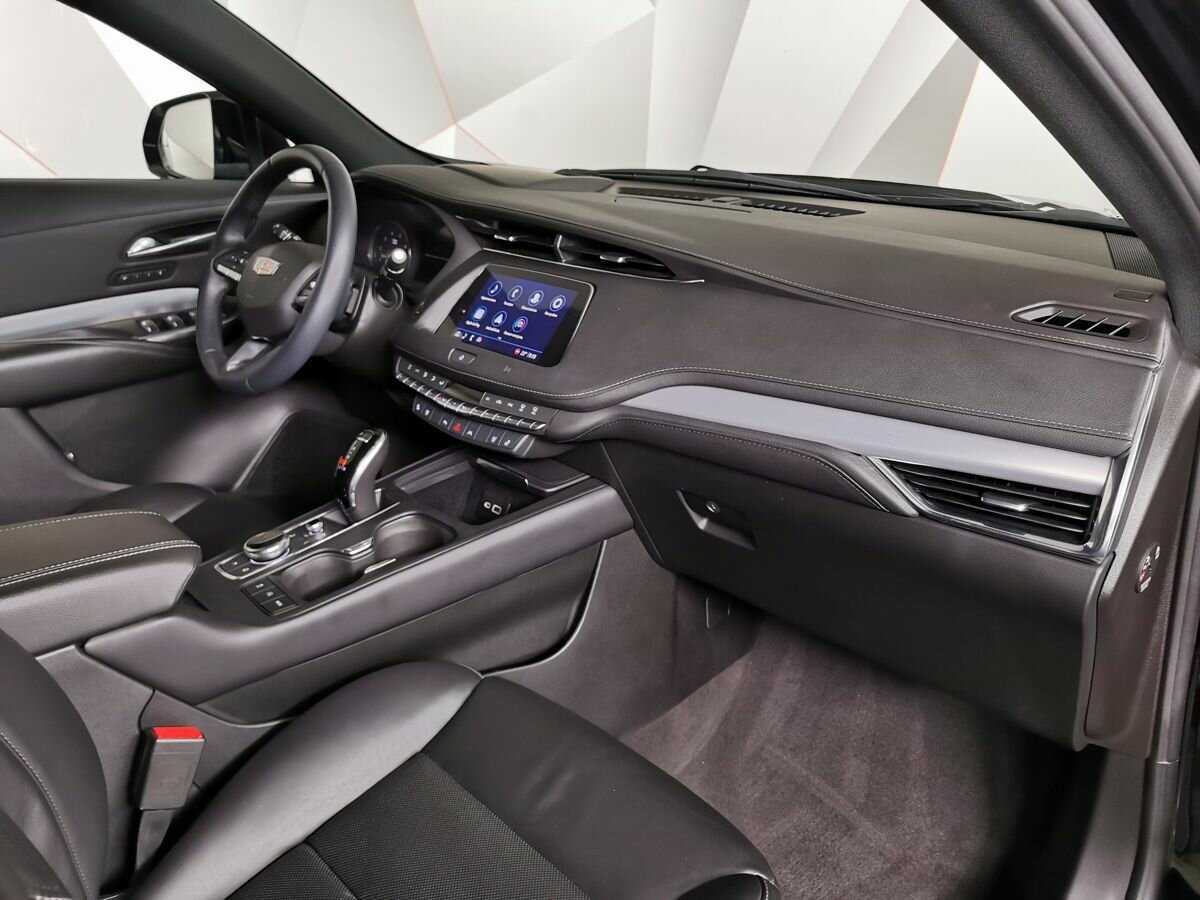 Cadillac XT4 с пробегом — 2020 год. Фото: #8