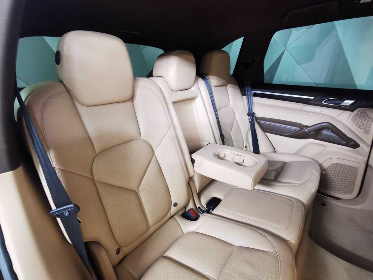 Porsche Cayenne с пробегом — 2015 год. Фото: #12