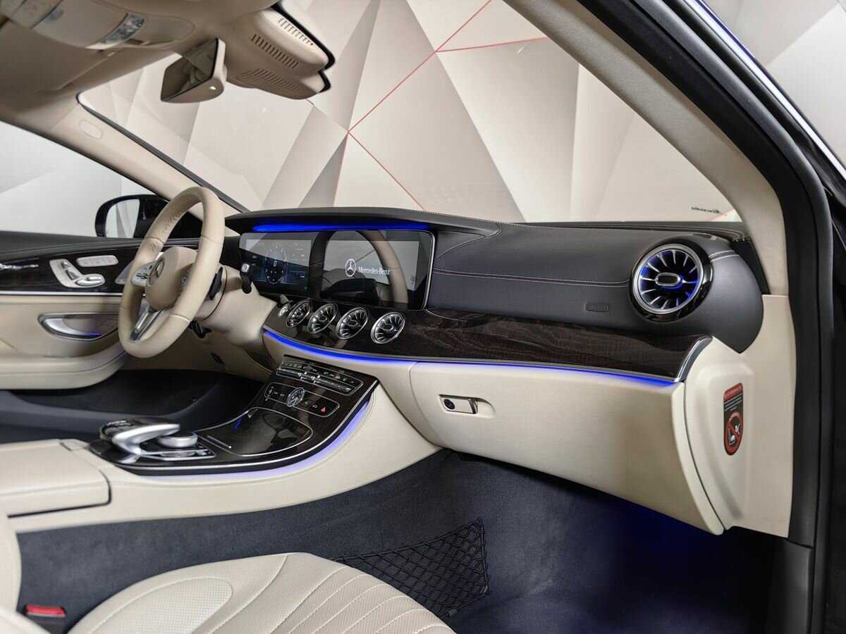 Mercedes-Benz CLS с пробегом — 2018 год. Фото: #8