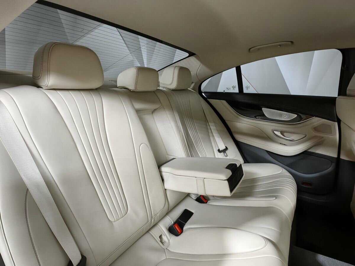 Mercedes-Benz CLS с пробегом — 2018 год. Фото: #12