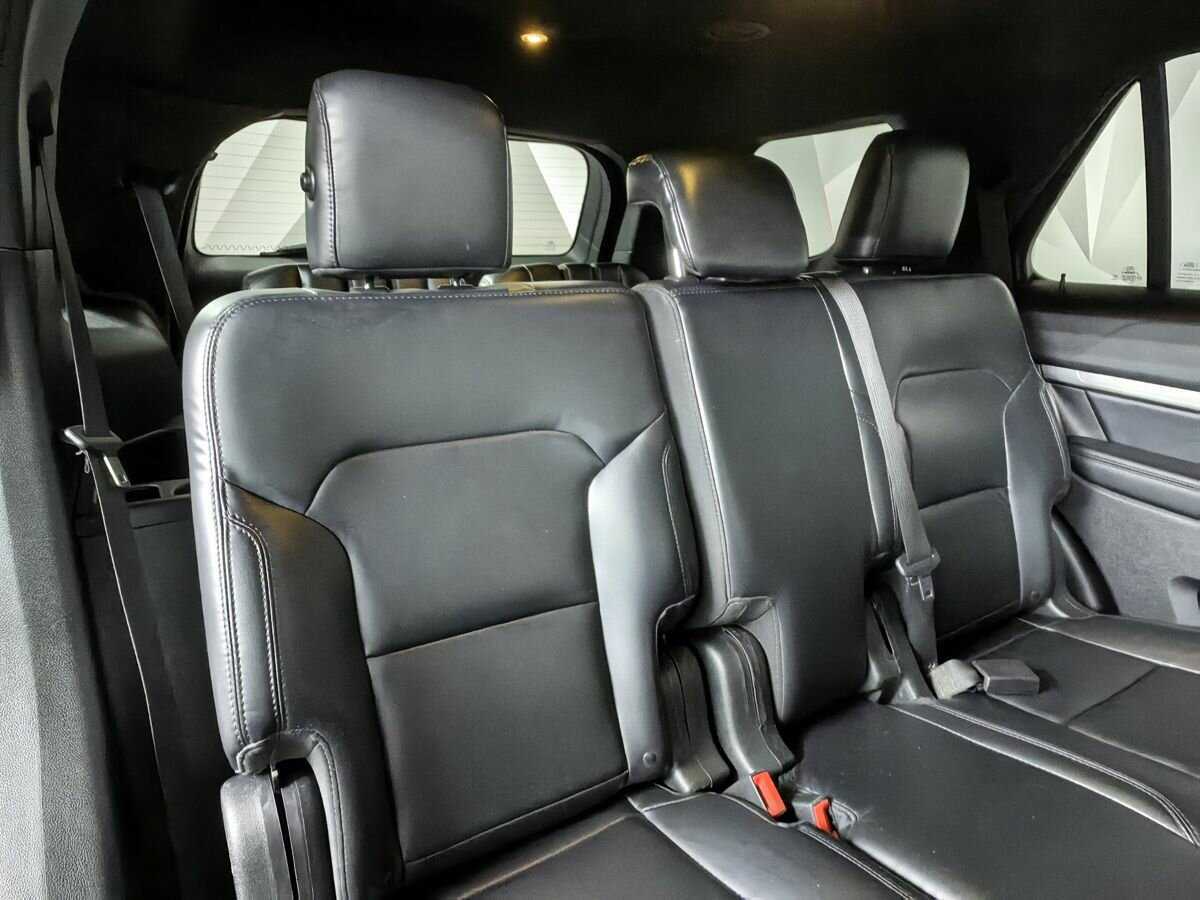 Ford Explorer с пробегом — 2019 год. Фото: #12