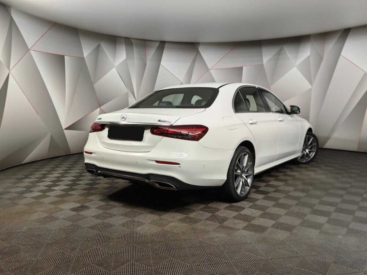Mercedes-Benz E-Класс с пробегом — 2022 год. Фото: #1