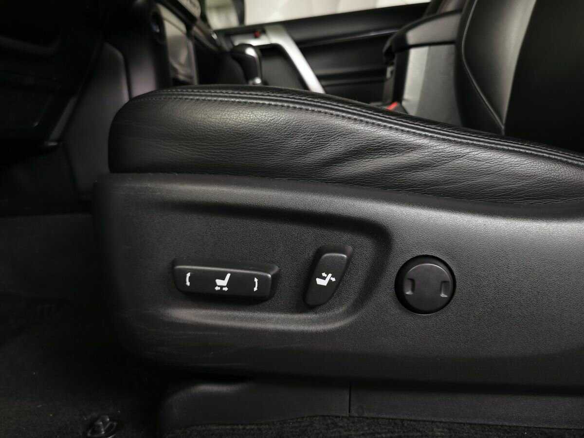 Toyota Land Cruiser Prado с пробегом — 2020 год. Фото: #16