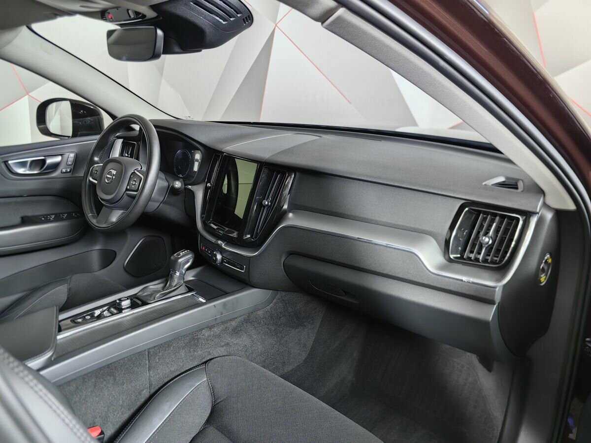 Volvo XC60 с пробегом — 2021 год. Фото: #8