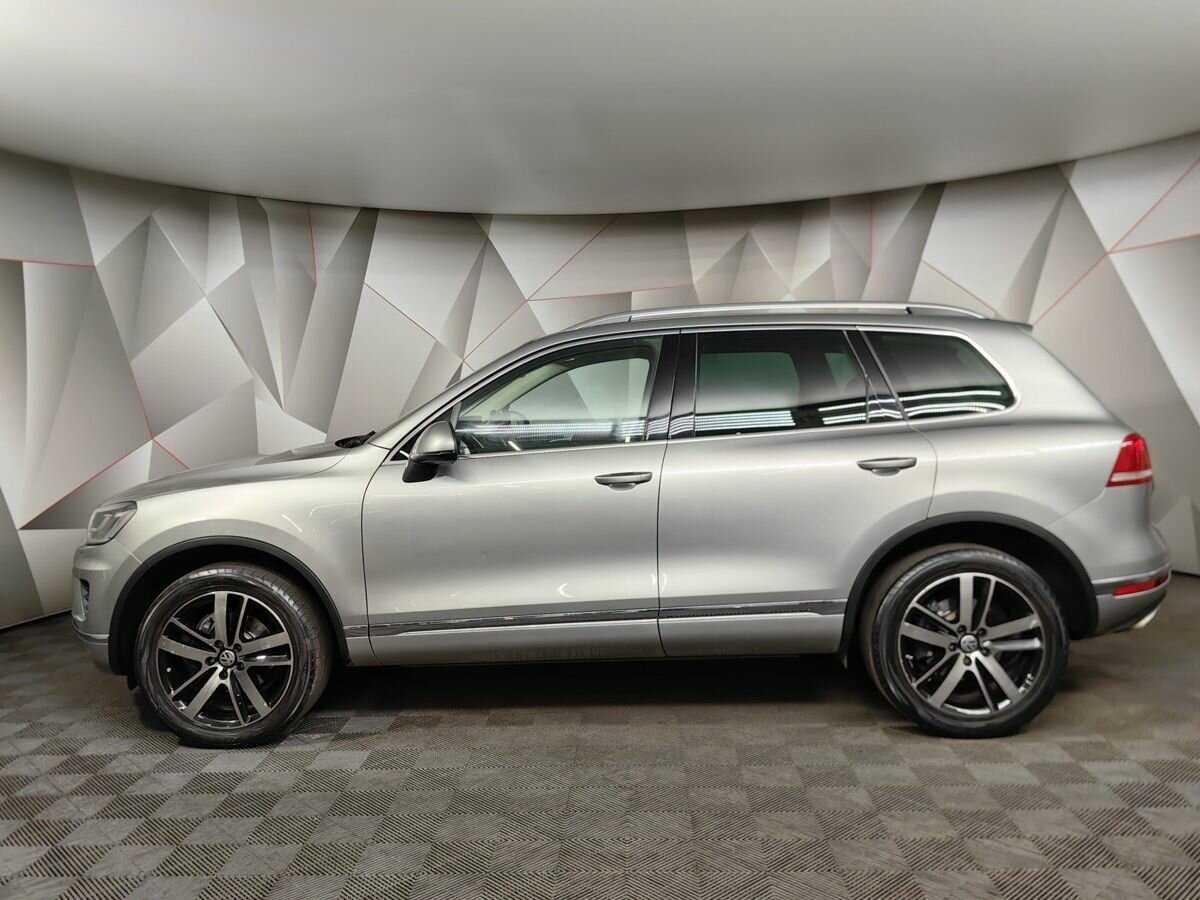 Volkswagen Touareg с пробегом — 2017 год. Фото: #4