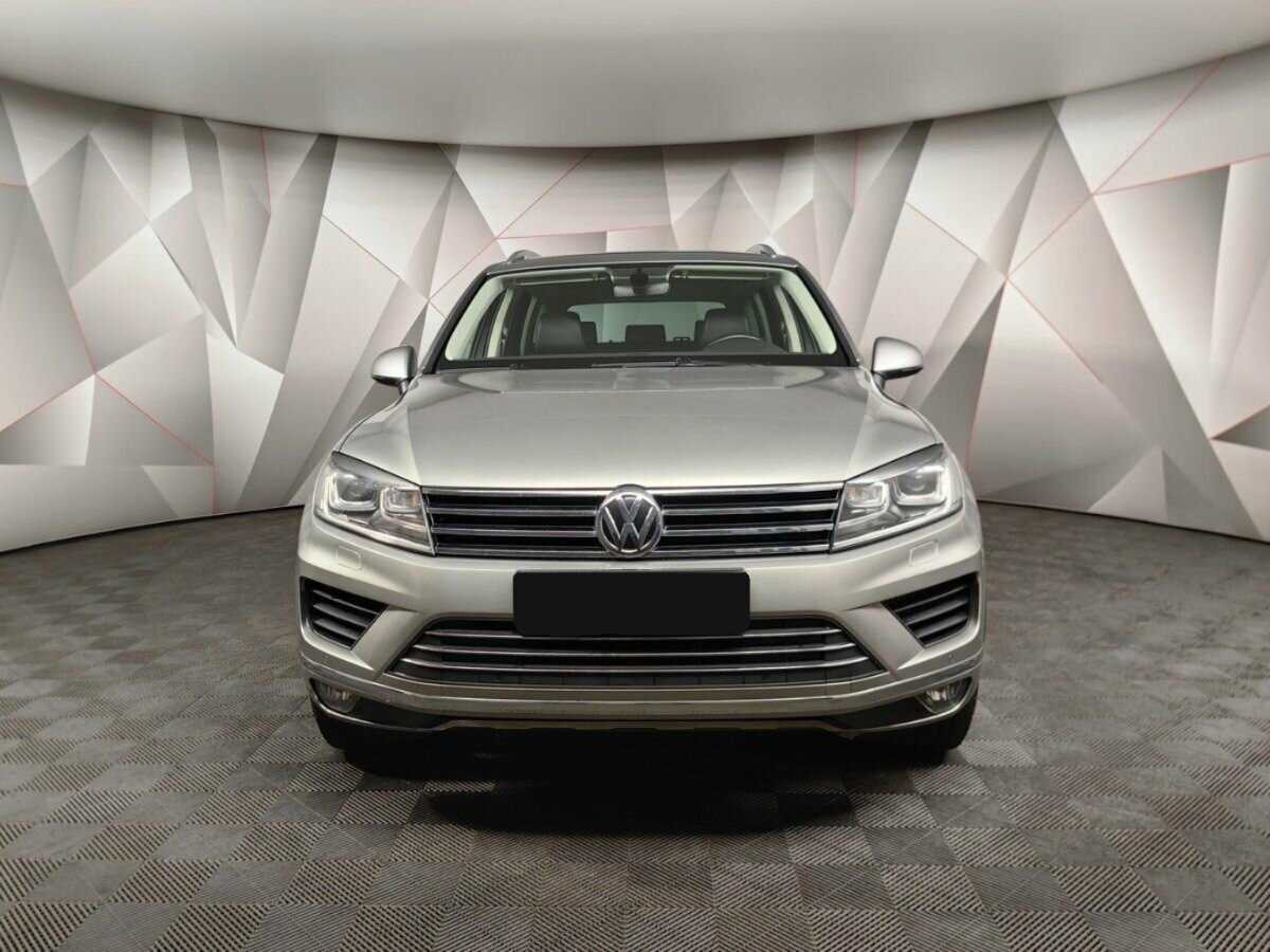 Volkswagen Touareg с пробегом — 2017 год. Фото: #6