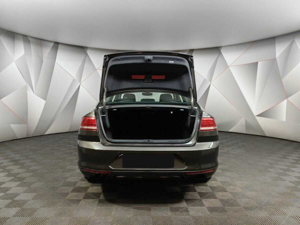 Volkswagen Passat с пробегом — 2017 год. Фото: #16