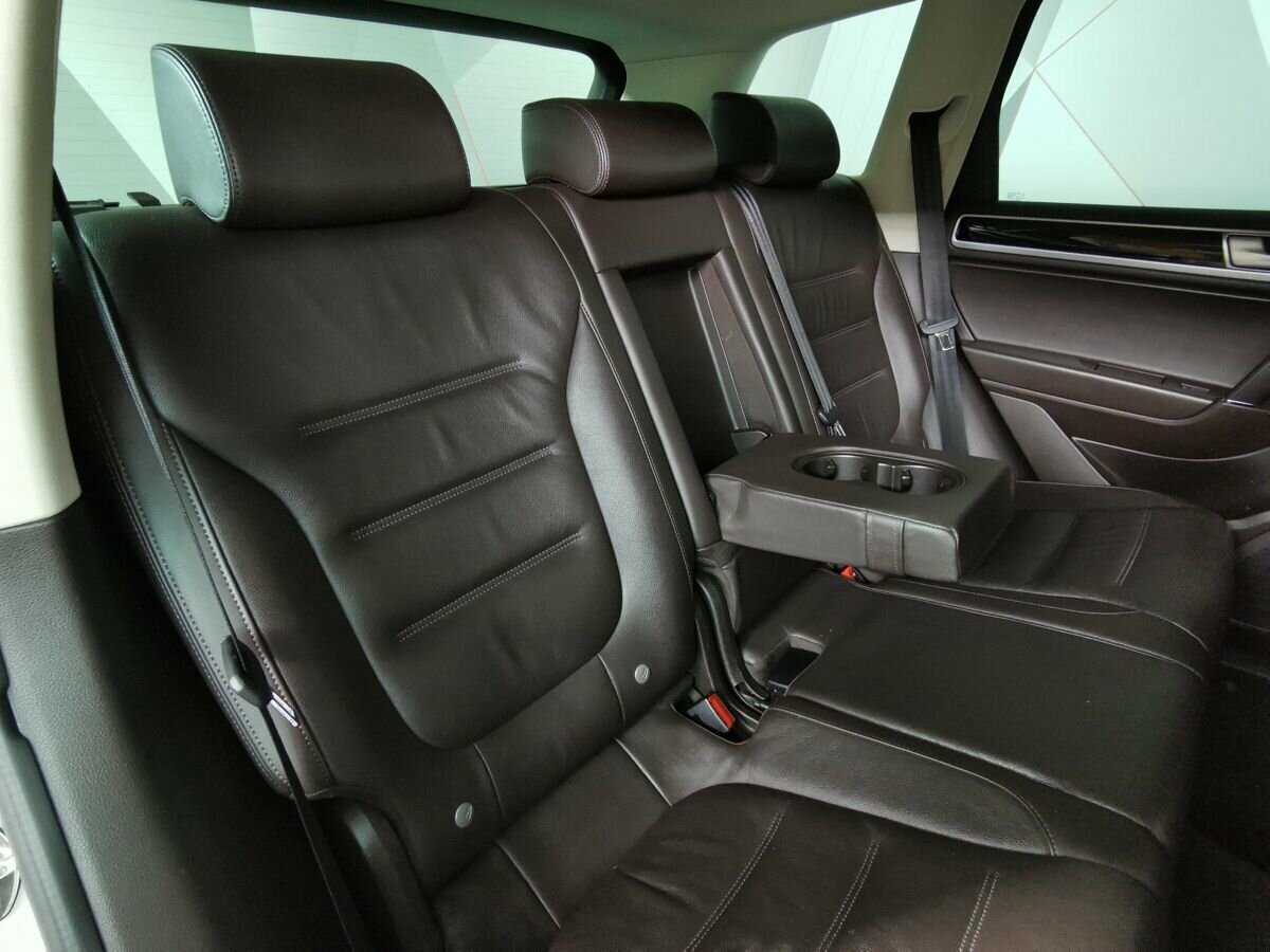 Volkswagen Touareg с пробегом — 2017 год. Фото: #12