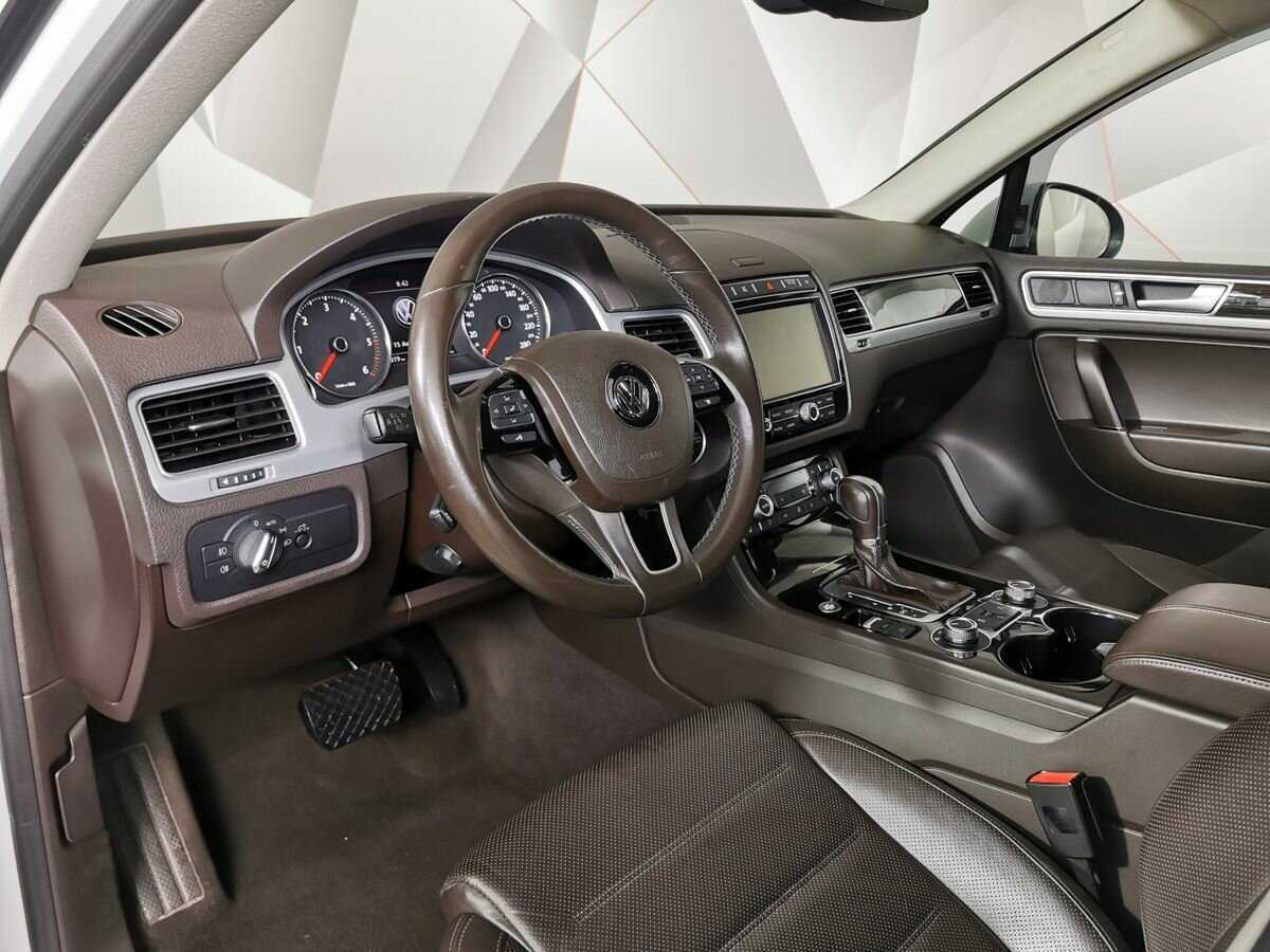 Volkswagen Touareg с пробегом — 2017 год. Фото: #13