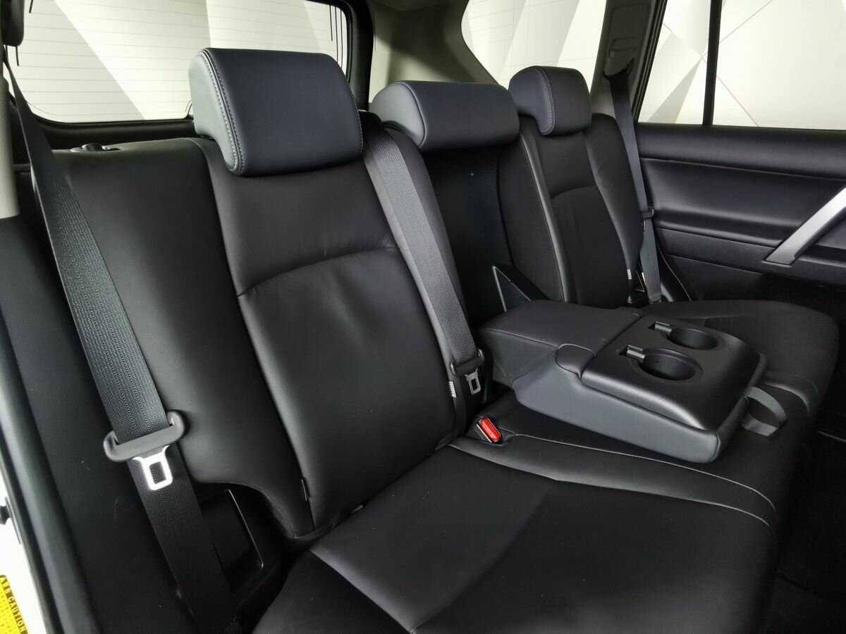 Toyota Land Cruiser Prado с пробегом — 2014 год. Фото: #12