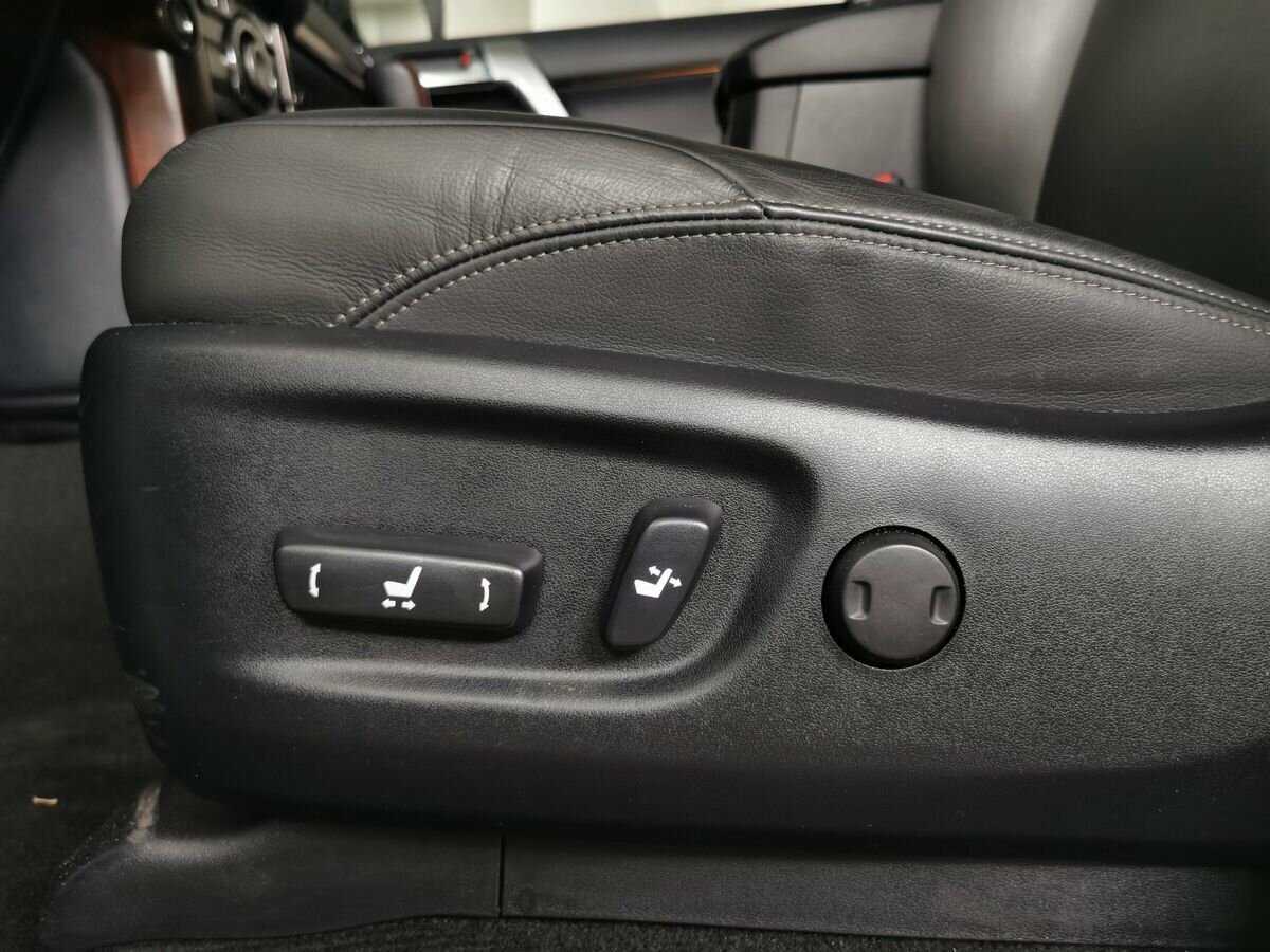 Toyota Land Cruiser Prado с пробегом — 2014 год. Фото: #16