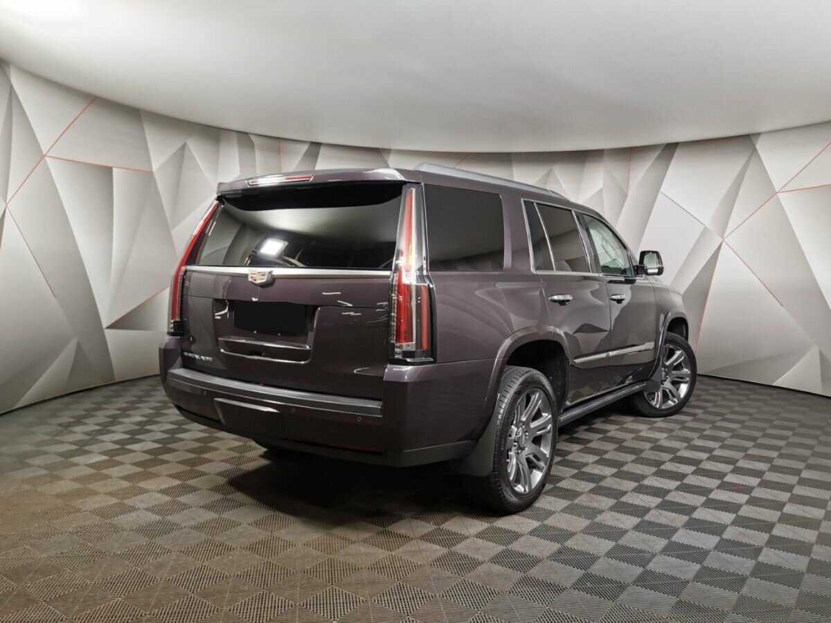 Cadillac Escalade с пробегом — 2015 год. Фото: #1