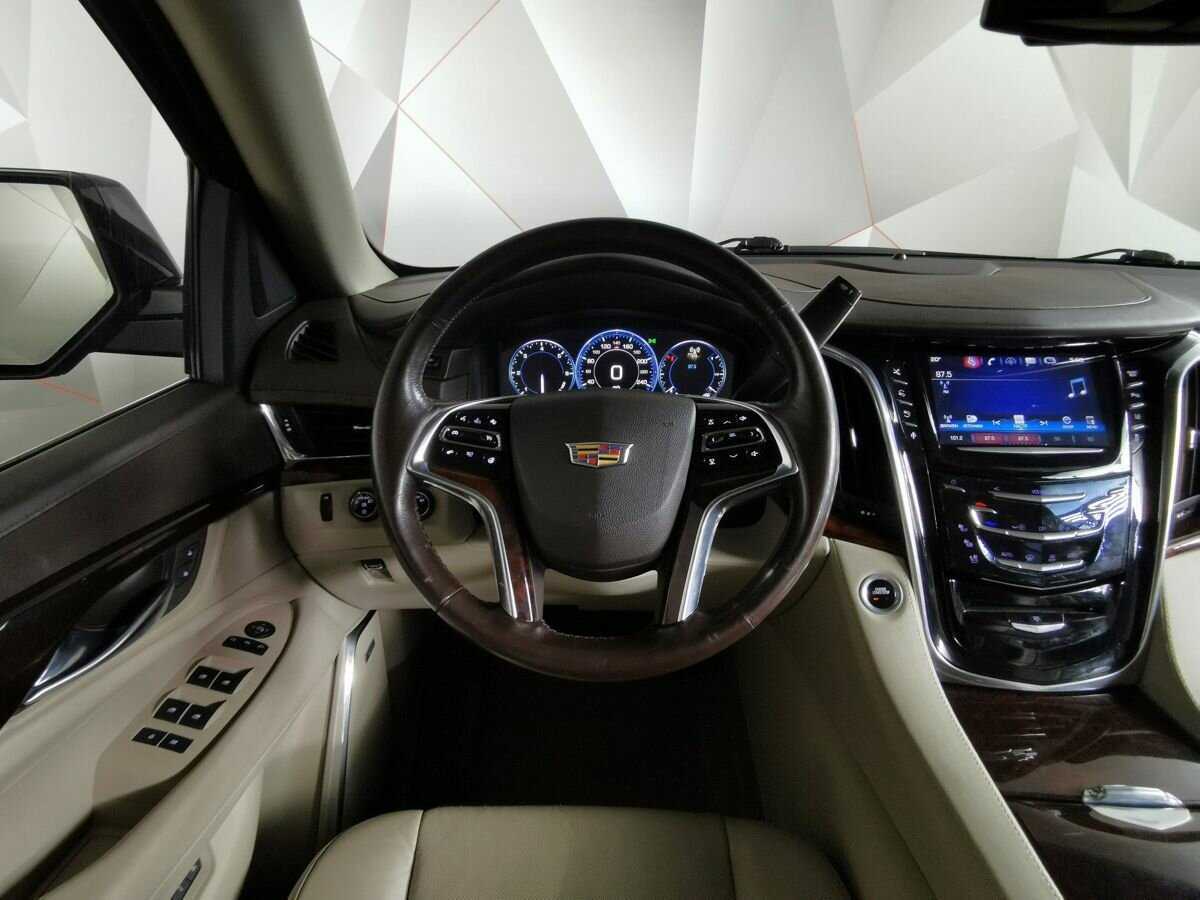 Cadillac Escalade с пробегом — 2015 год. Фото: #14
