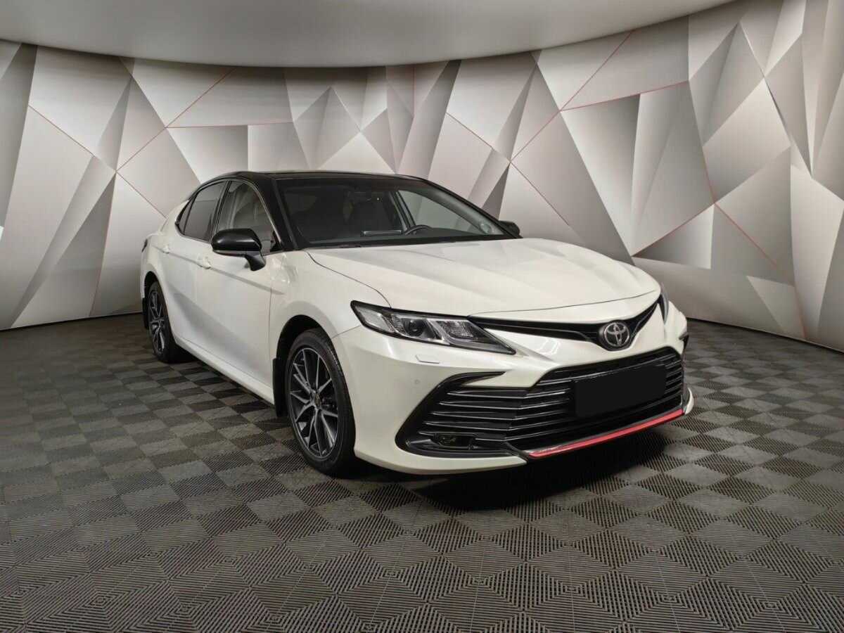 Toyota Camry с пробегом — 2021 год. Фото: #2