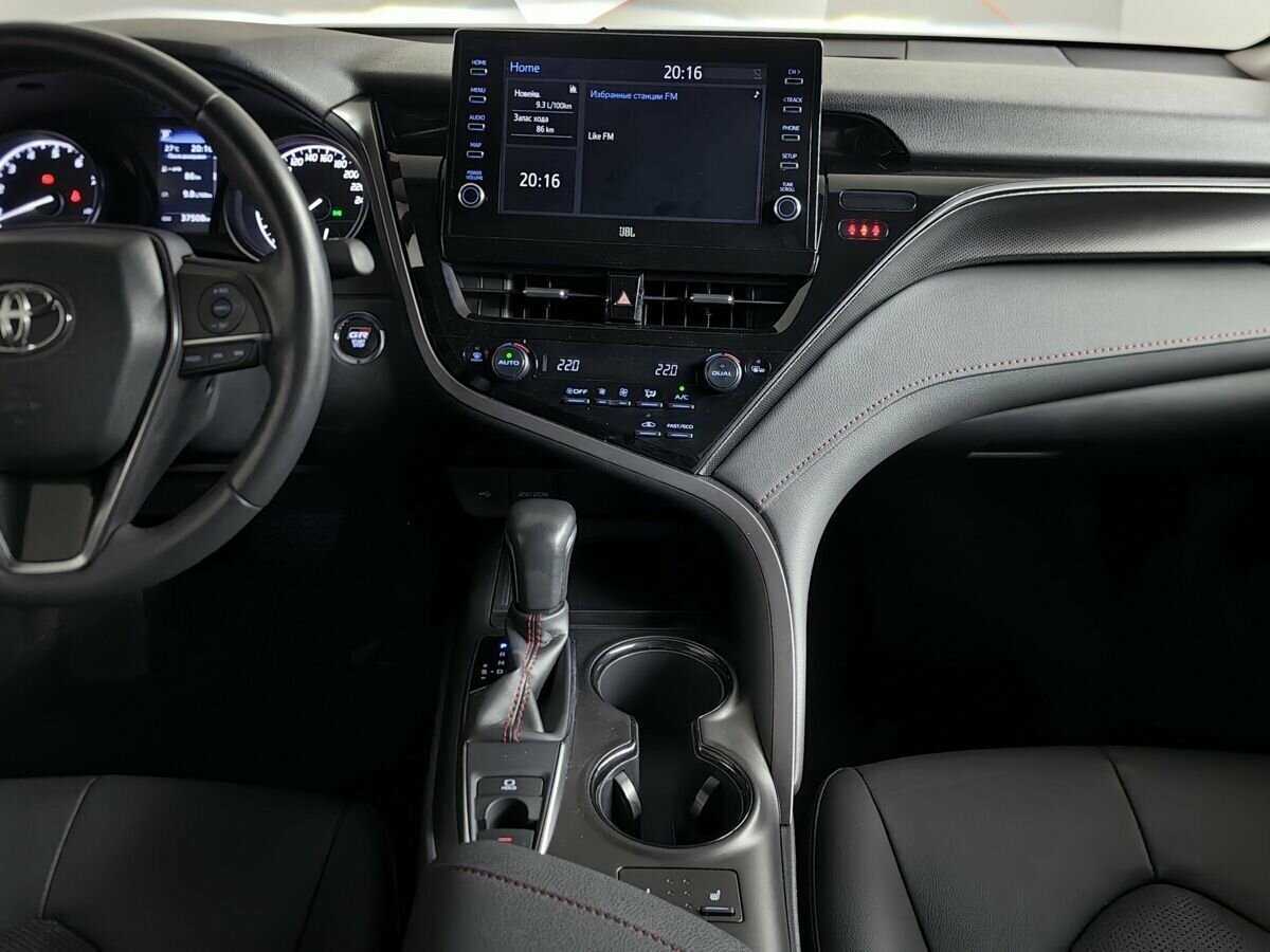 Toyota Camry с пробегом — 2021 год. Фото: #10