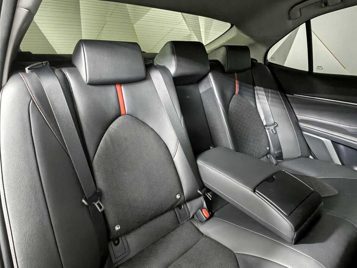 Toyota Camry с пробегом — 2021 год. Фото: #12