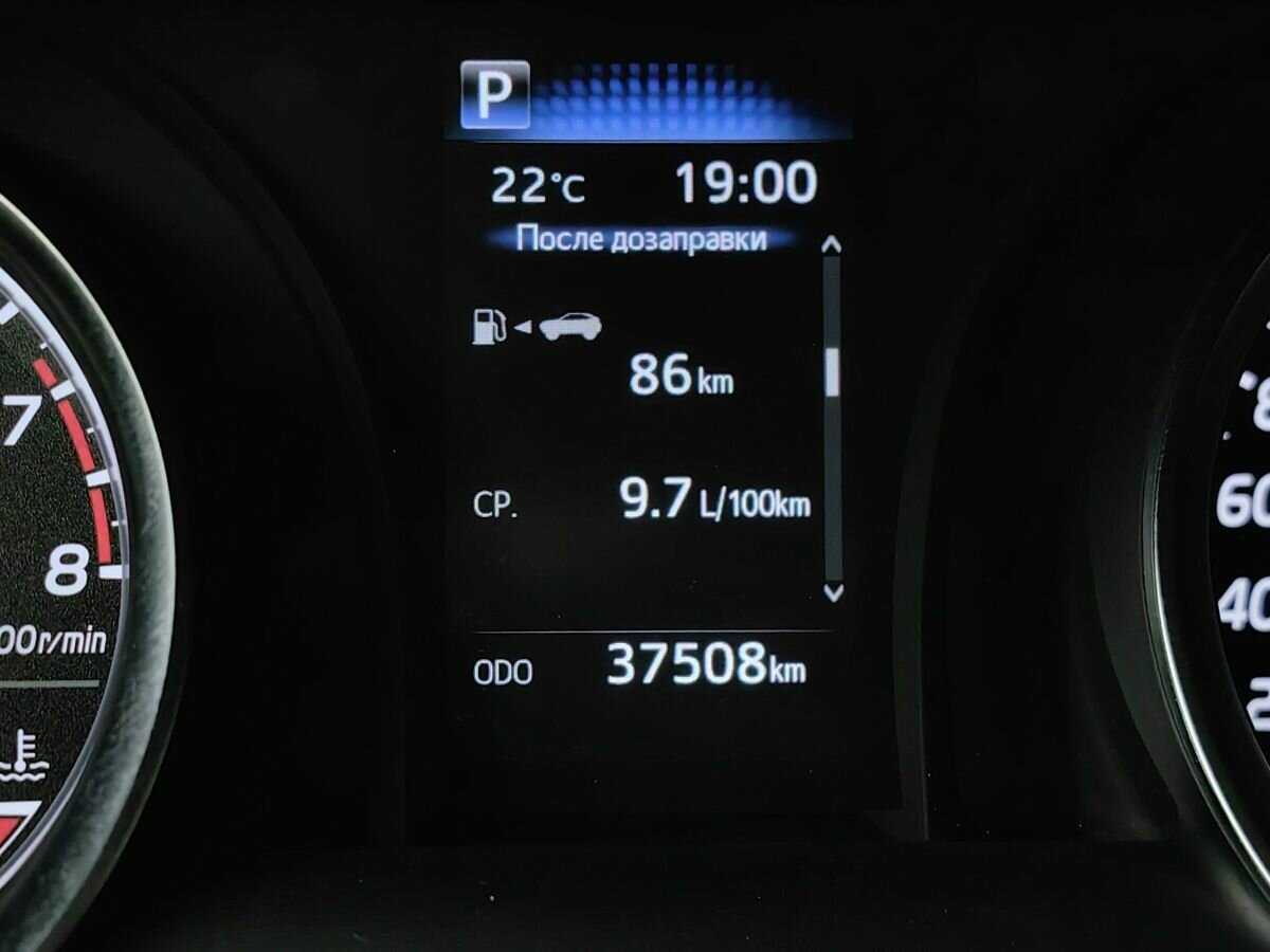 Toyota Camry с пробегом — 2021 год. Фото: #16