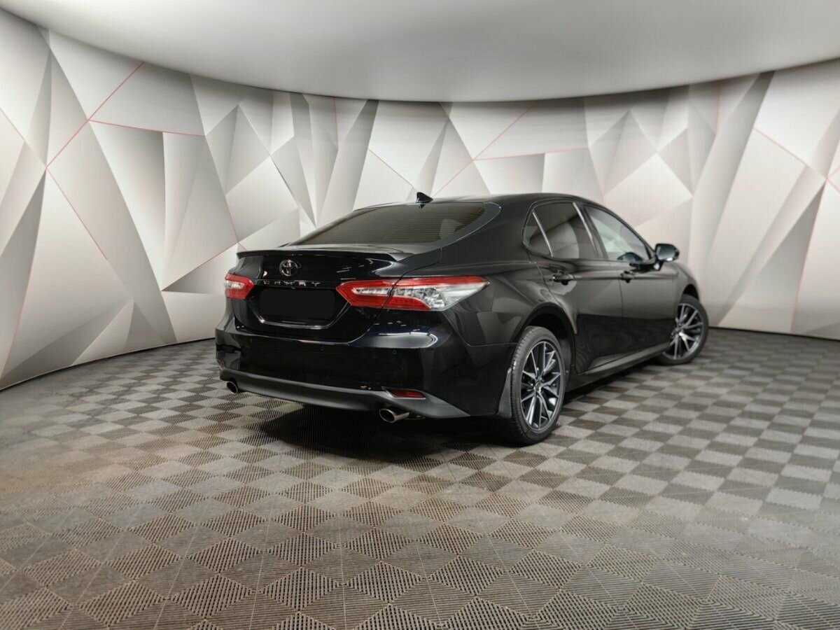 Toyota Camry с пробегом — 2022 год. Фото: #1