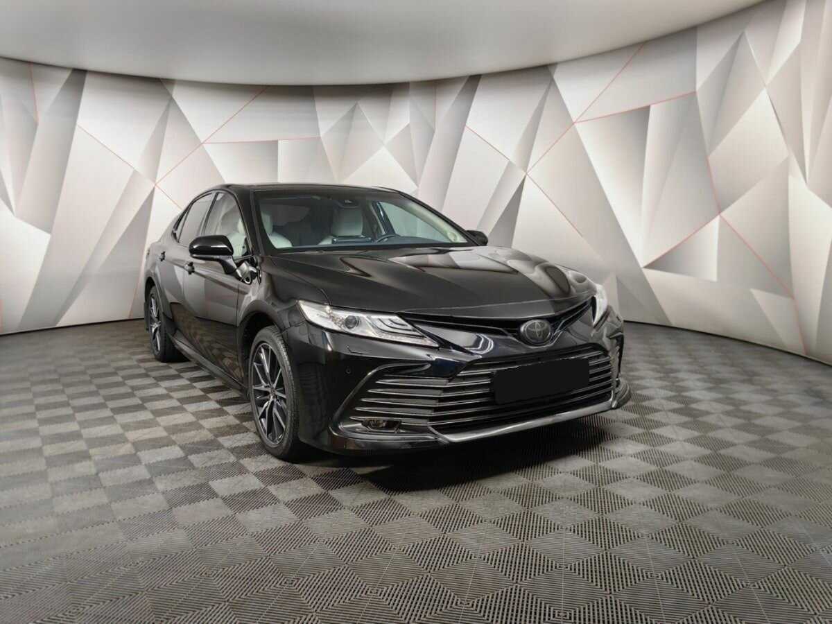 Toyota Camry с пробегом — 2022 год. Фото: #2