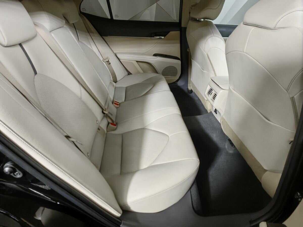 Toyota Camry с пробегом — 2022 год. Фото: #11