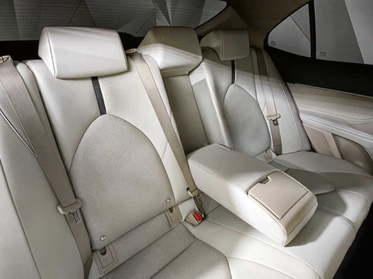 Toyota Camry с пробегом — 2022 год. Фото: #12