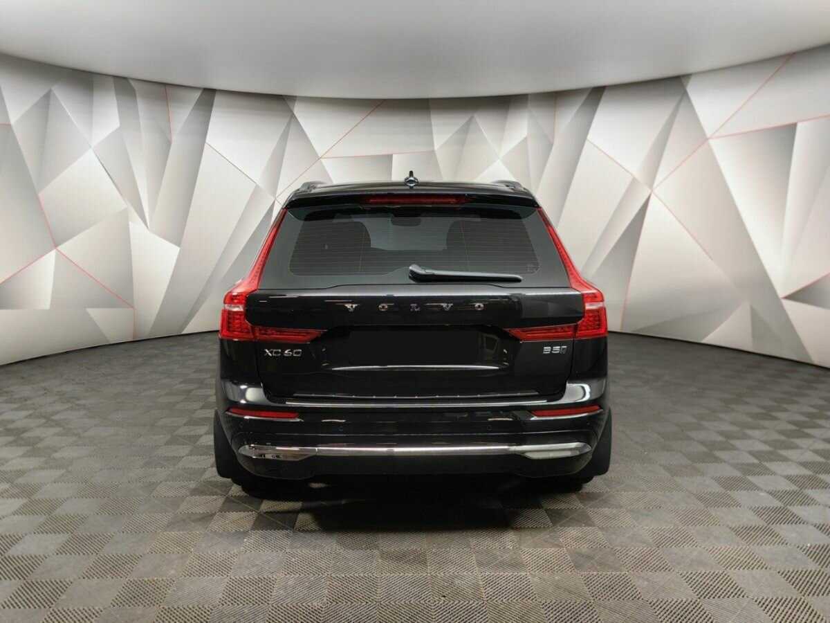 Volvo XC60 с пробегом — 2023 год. Фото: #6